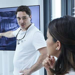 Zahnarzt Röntgenaufnahme AllDent 