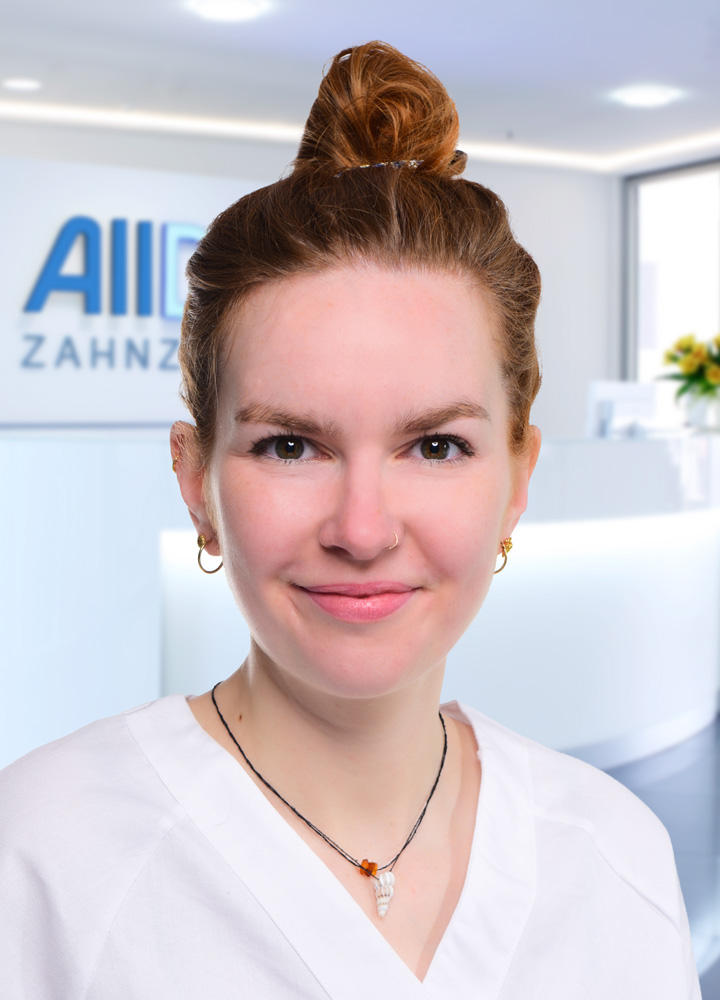 Portrait Zahn&auml;rztin Philine Carstens (AllDent Dresden)